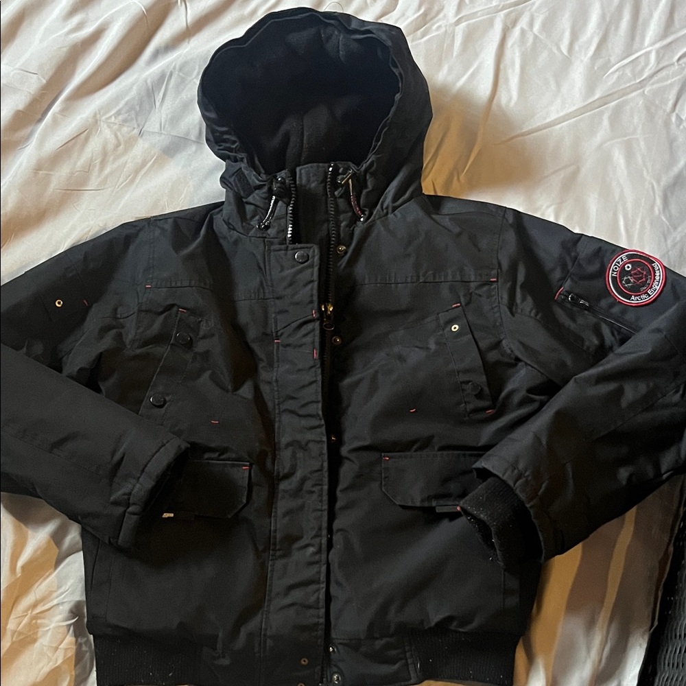 Noize Women’s Black Hooded Puffer Jacket.